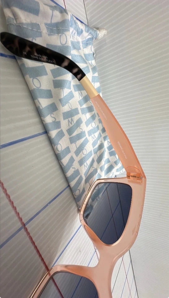 Tom’s Adelaide Traveler collection 10020970 pink grey lens unisex sunglasses