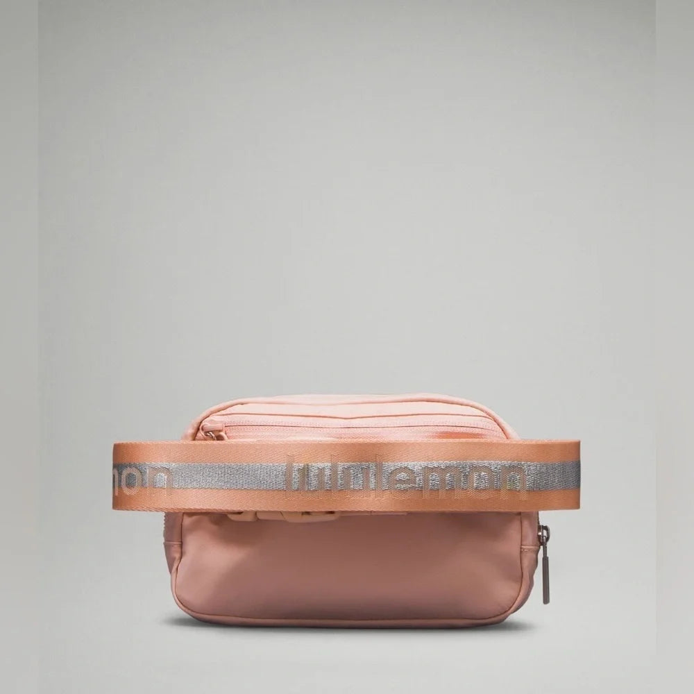Lululemon Everywhere Belt Bag Pimi/ Silver/ White